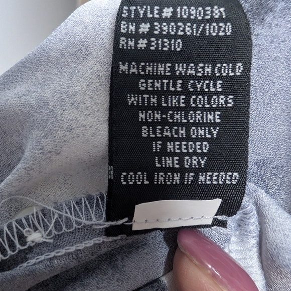 A. Byer Bluish Gray and White Blouse Size L - Picture 7 of 7